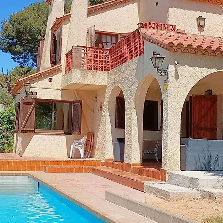 بيت للعطل Masia